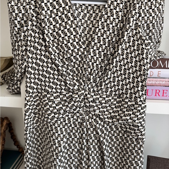 Diane von Furstenberg Myla in DVF LOGO Dress - Picture 13 of 16